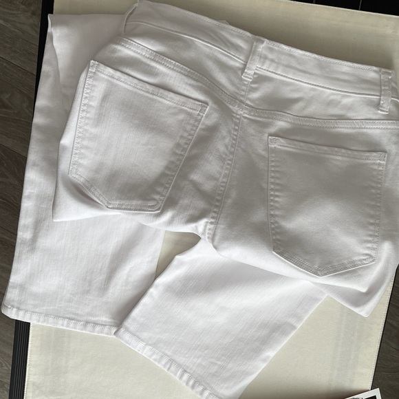 Boston Proper Newport High Rise Slim Straight Leg Jeans Size: 6 - Picture 13 of 15